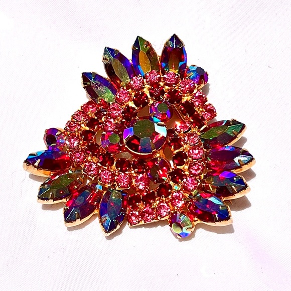 Pinks Red Ruby Aurora Borealis Rhinestone Brooch - Picture 3 of 9